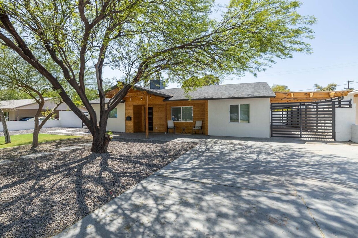 Primary Photo - 2048 N 39th St