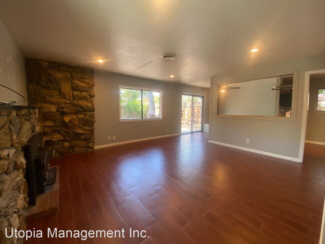 Building Photo - 3 br, 1 bath House - 1313 Gerry Way