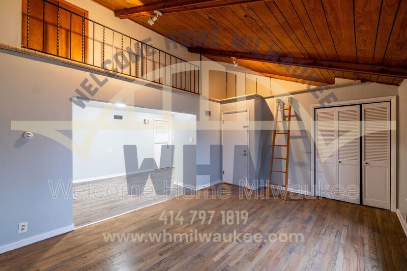1939 E Oklahoma Ave Unit Upper, Milwaukee, WI 53207 Condo for Rent in