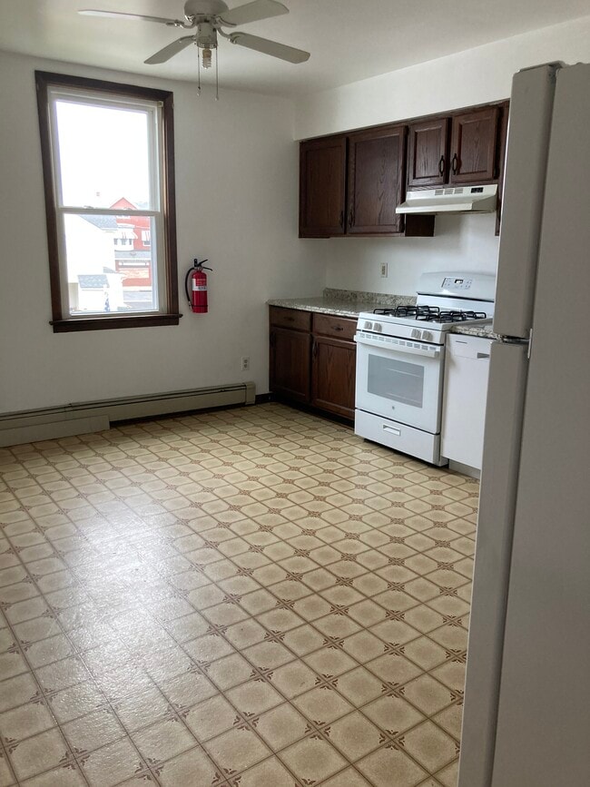 Building Photo - 9 1st St