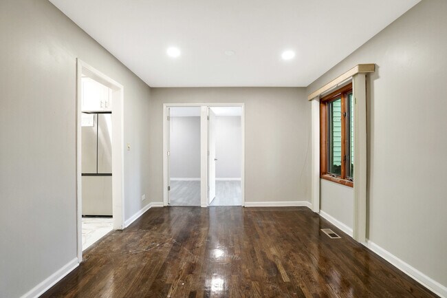 Building Photo - 75 Carthage Ln