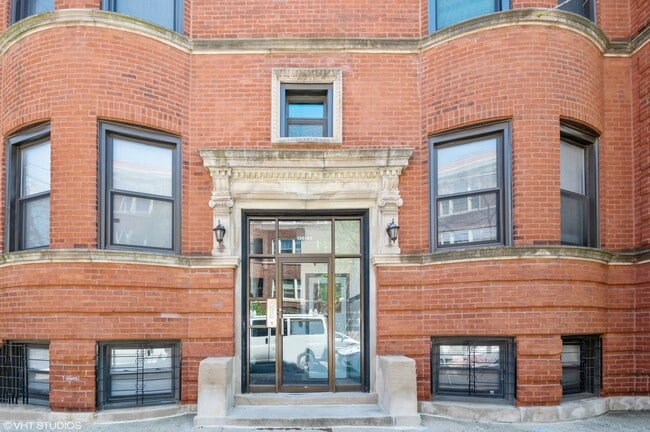 Building Photo - 1361 W Sunnyside Ave