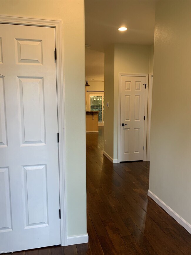 Foto del edificio - 3 br, 3 bath Townhome - 14726 Southwest Ca...