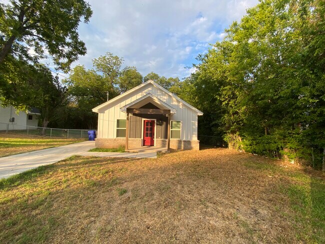 Building Photo - 1117 N 11th St