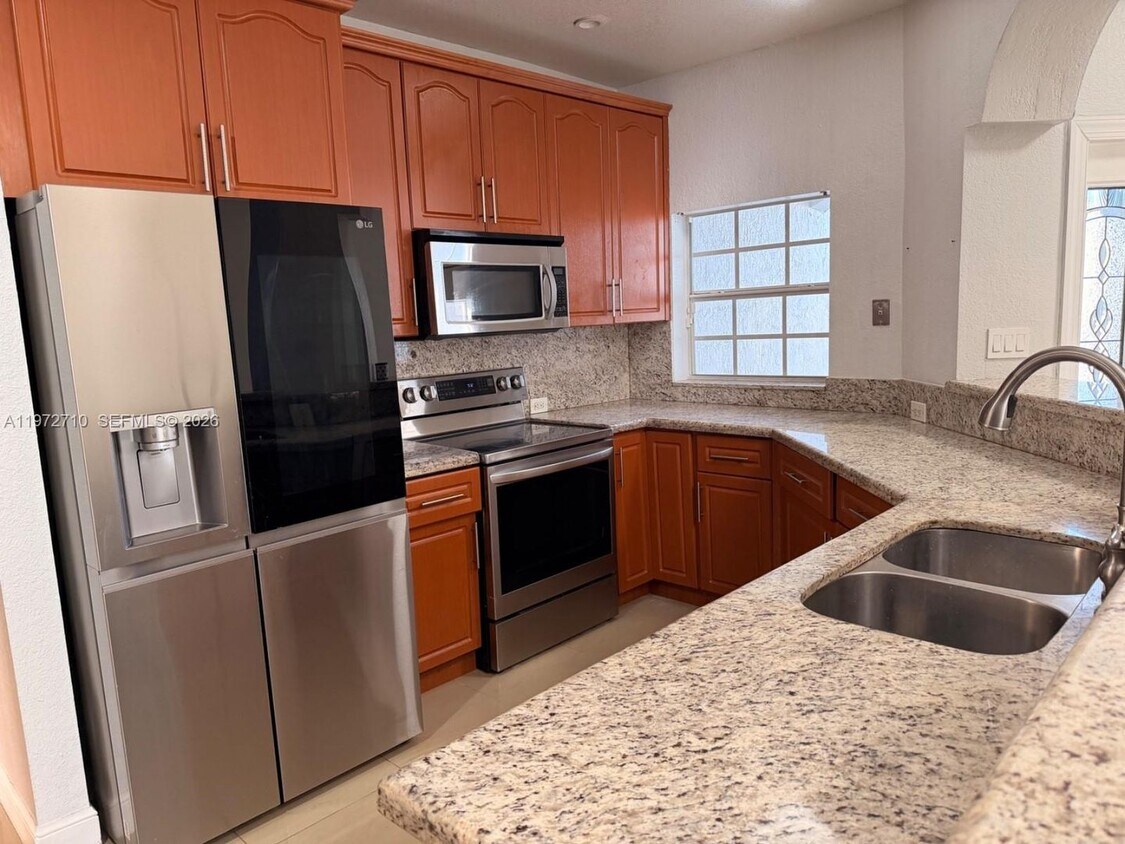 Photo - 2804 NW 7th Court 2804, Fort Lauderdale, FL 33311