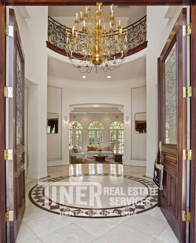 Foto del edificio - Stunning Sierra Oaks Vista 5 Bedroom 7 bat...