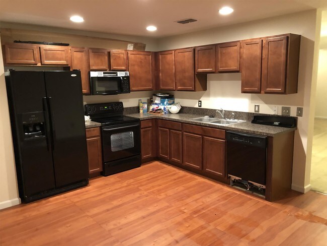 Foto del edificio - 6824 Lake Mist Ln