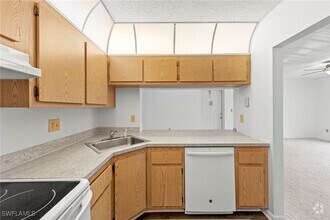 Building Photo - 9970 Sailview Ct