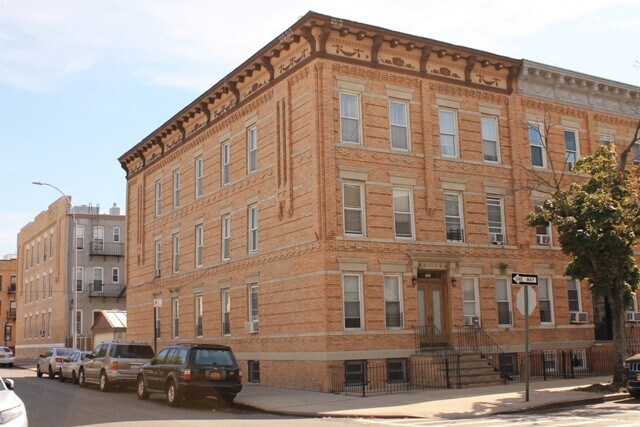 Primary Photo - 7001 65th Pl