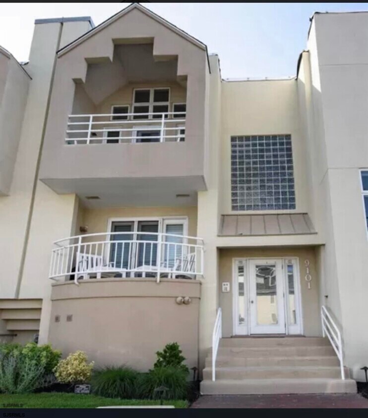 Foto principal - 9101 Atlantic Ave