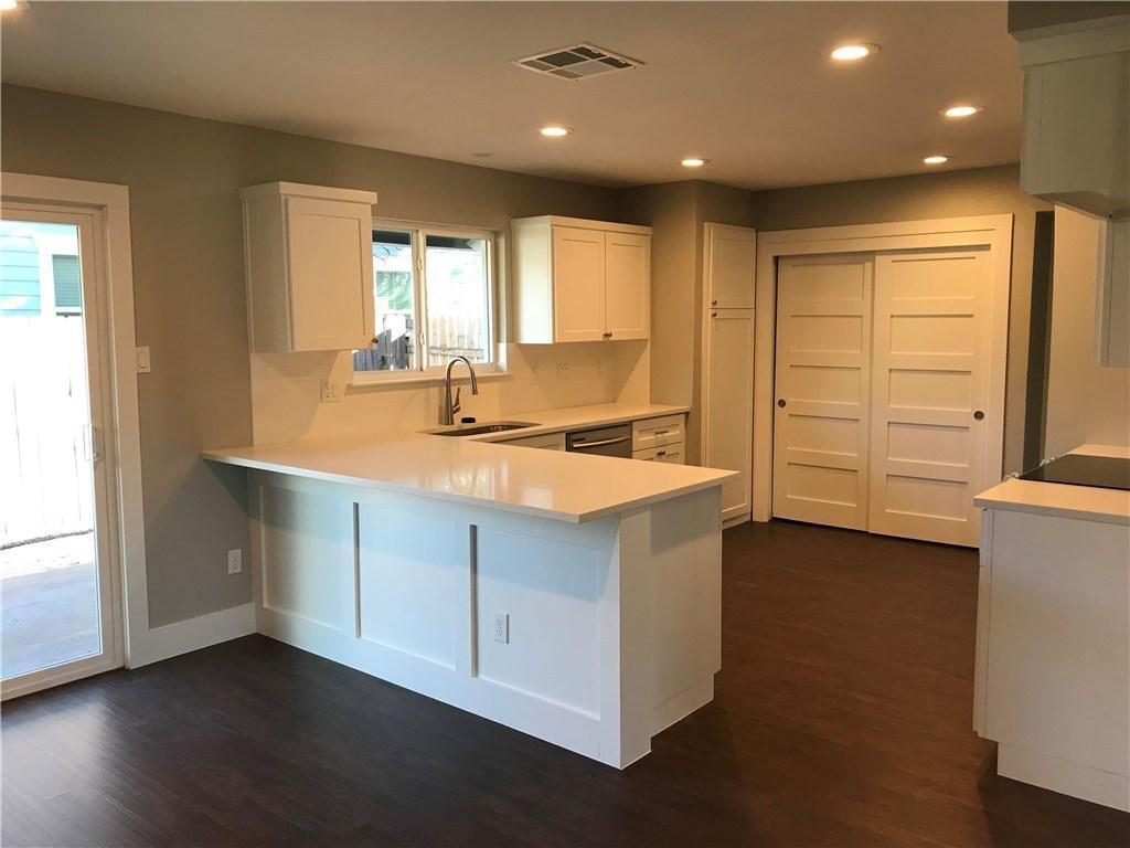 Foto principal - 5215 Guadalupe St