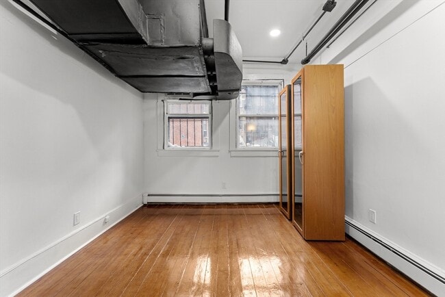 Building Photo - 306 Commonwealth Ave