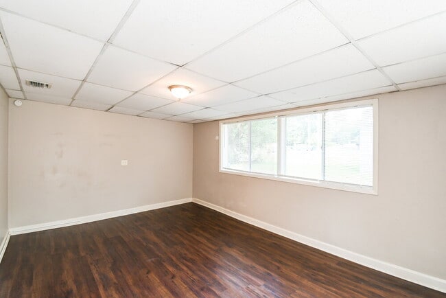 Building Photo - 10513 Suomi St