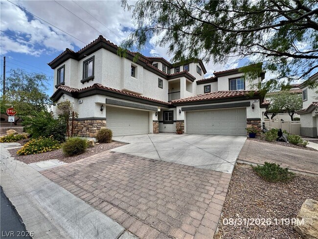 Foto del edificio - 1088 Moonlit Oasis Ln