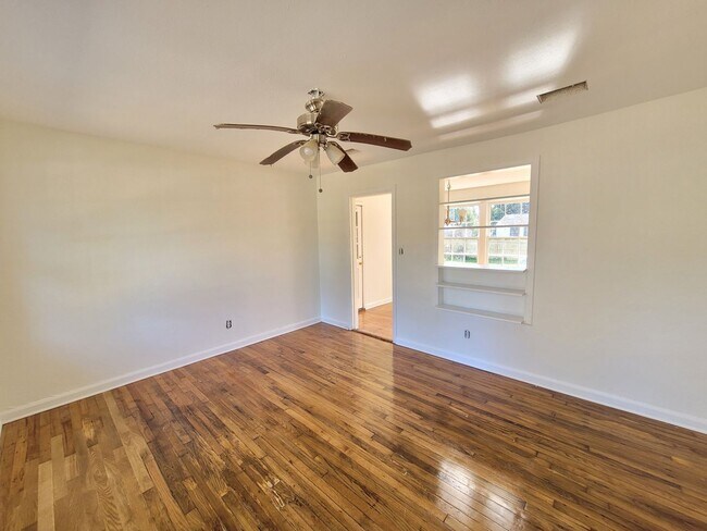 Foto del edificio - MOVE IN SPECIAL! Waived $350 Cleaning Fee!