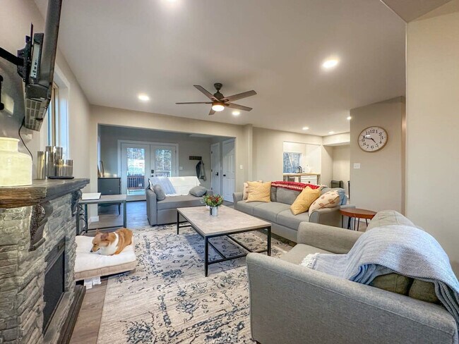 Foto del edificio - 204 Terrys Gap Loop Rd