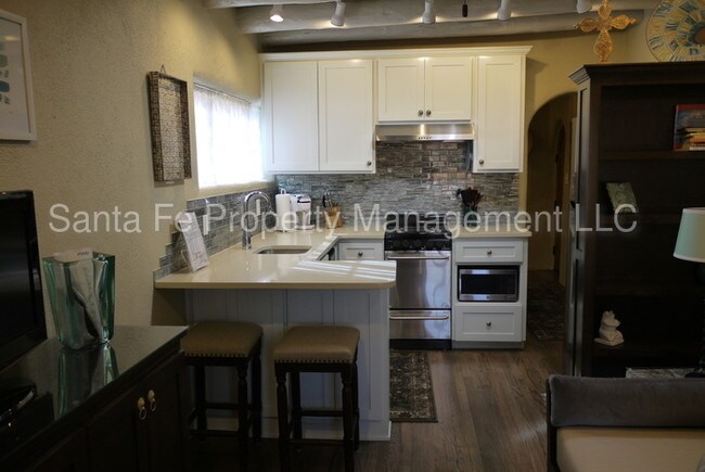 Building Photo - 134 W Buena Vista St