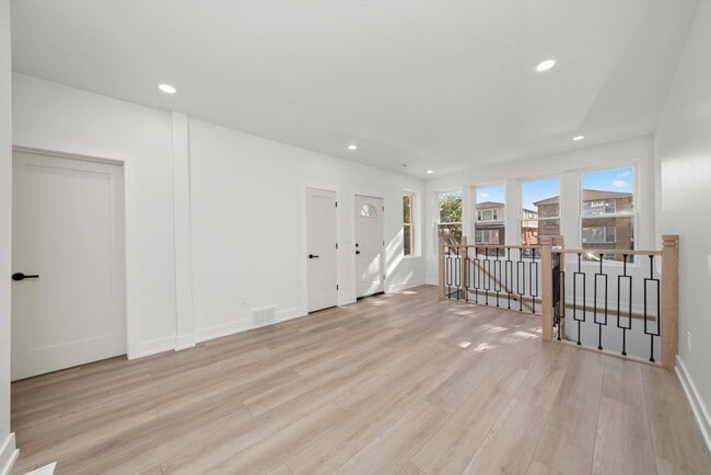 Building Photo - 7150 S Talman Ave