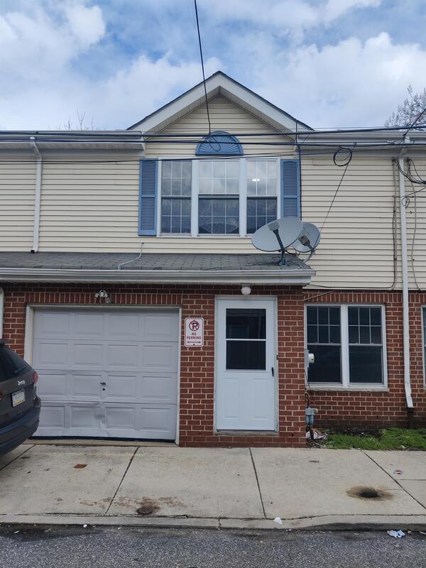 Primary Photo - 2741 Titan St