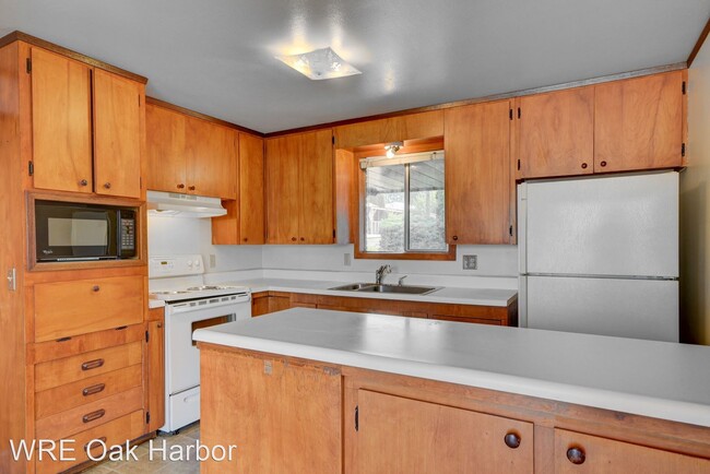 Foto del edificio - 3 br, 2 bath House - 453 SE Pasek St.