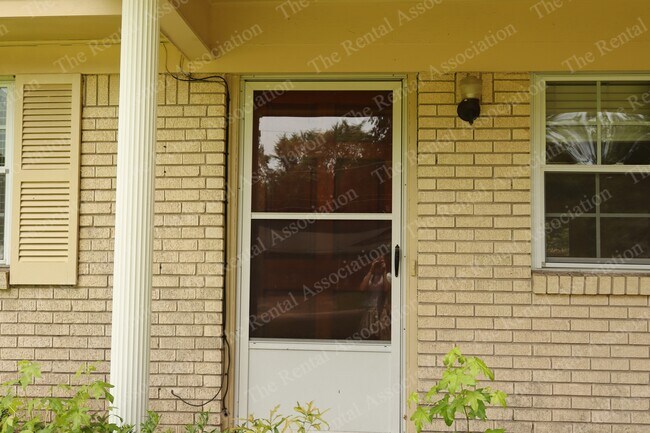Foto del edificio - 1203 Greenwood Dr