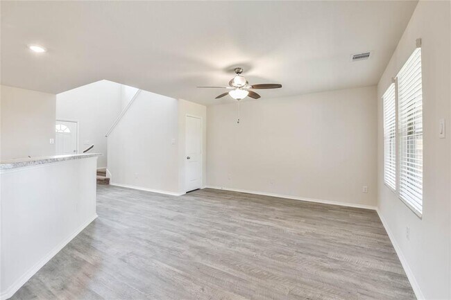Building Photo - 14016 Amelia Dr