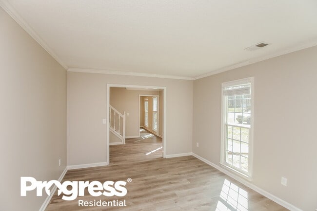 Building Photo - 1200 Crestbrook Dr