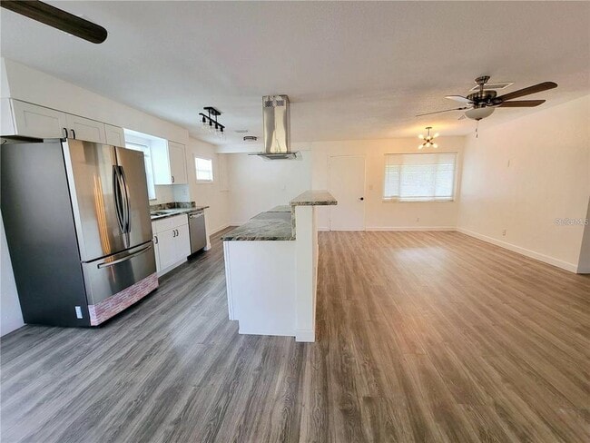 Building Photo - 5622 63rd Way N