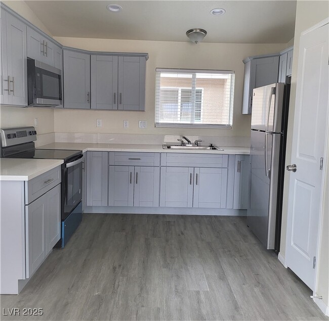 Building Photo - 1901 Bighorn St