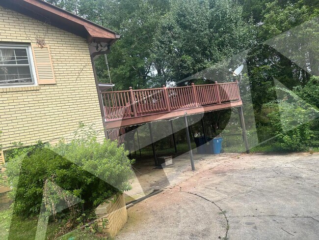 Foto del edificio - 525 Stoney Brook Dr SW