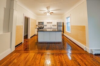 Building Photo - 118 White St