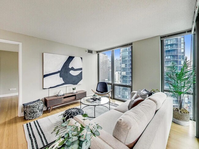 Foto del edificio - 2 E Erie St