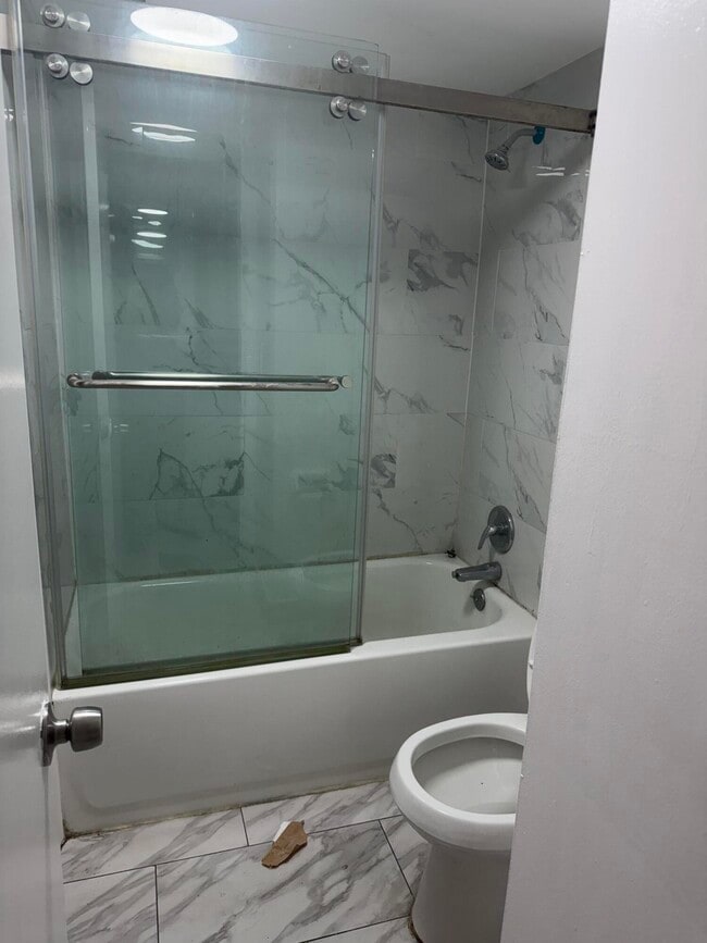 Foto del edificio - 4111 Stirling Rd