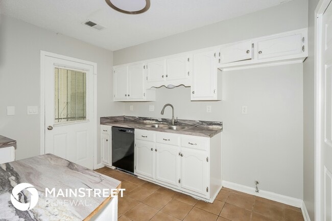 Building Photo - 3437 Laurelwood Dr