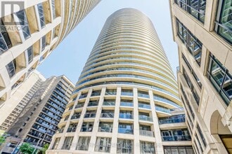 Building Photo - 25 Carlton St.