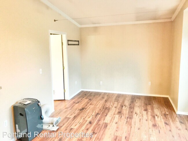Foto del edificio - Studio, 1 bath House - 15056 NW Central Dr...