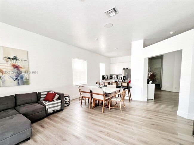 Foto del edificio - 1901 Cedar Ct