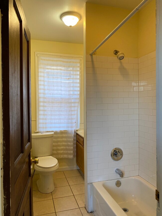 Bathroom - 604 Spruce St