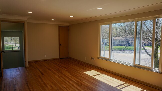 Foto del edificio - 9608 Independence Blvd