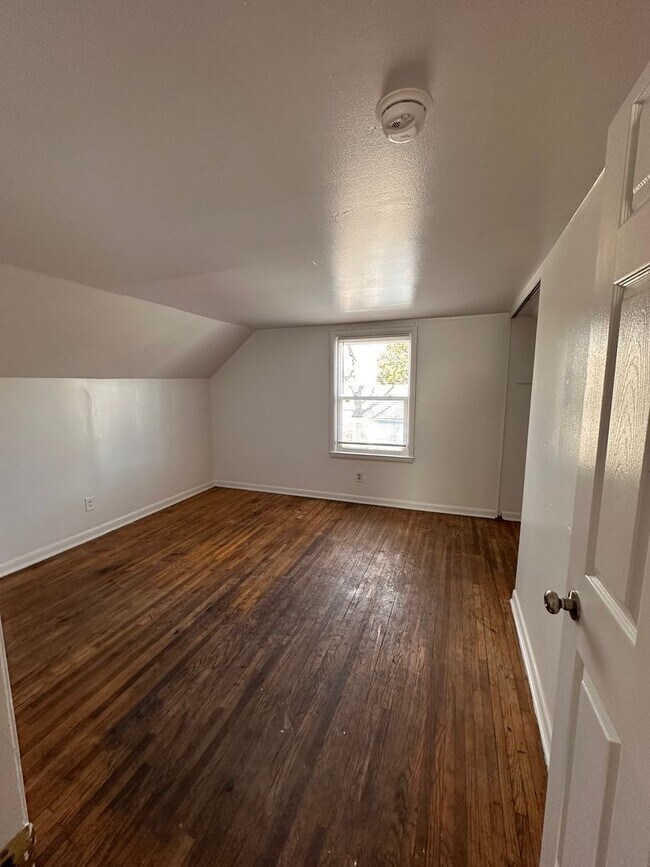 Foto del edificio - 210 Perrin St