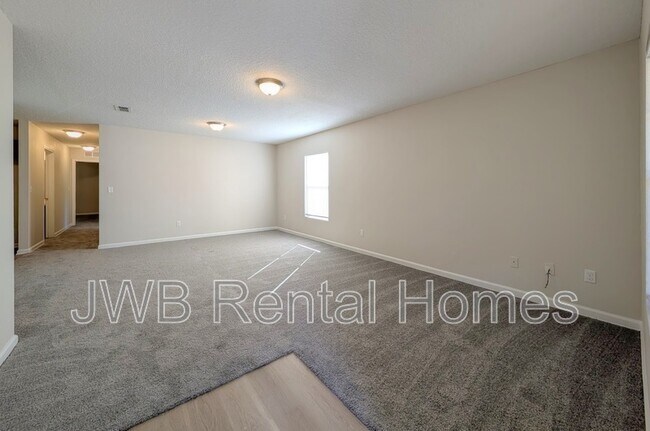 Foto del edificio - 4379 Melissa Ct W