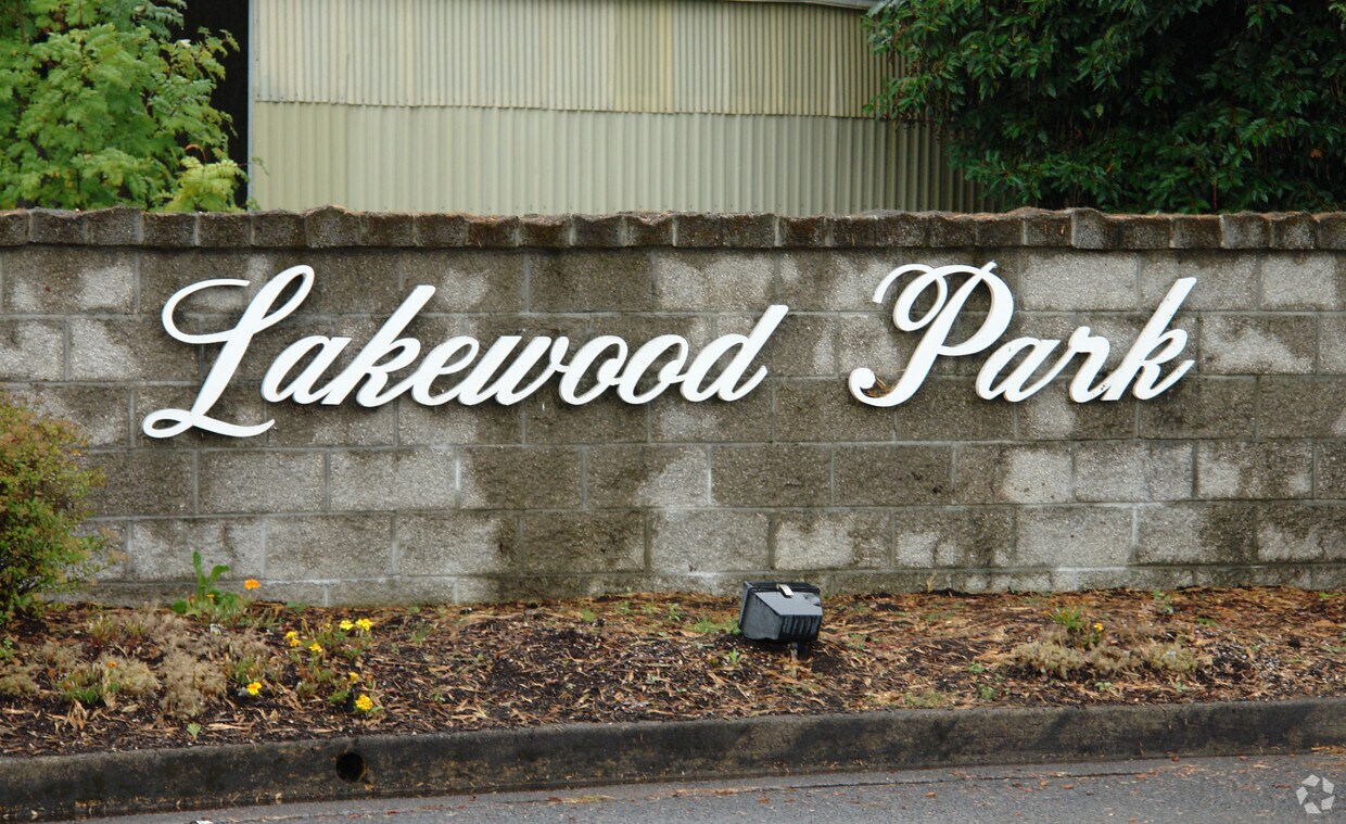 Foto del edificio - 1800 Lakewood Ct