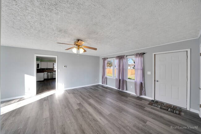 Foto del edificio - 303 S East St