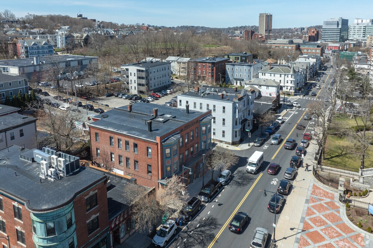 Aéreo - 1536-1542 Tremont St