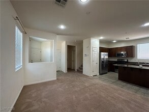 Building Photo - 1033 Pebble Lake St