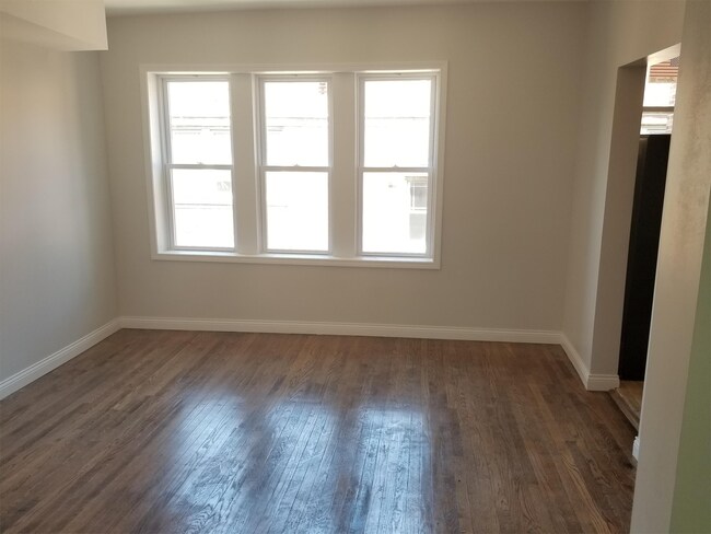 Foto del edificio - 7956 S Dobson Ave