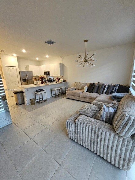 Foto principal - 12112 NW 24th Ct
