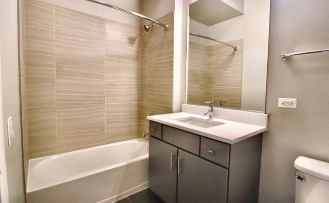 Photo - 880 S Clark St Apartment