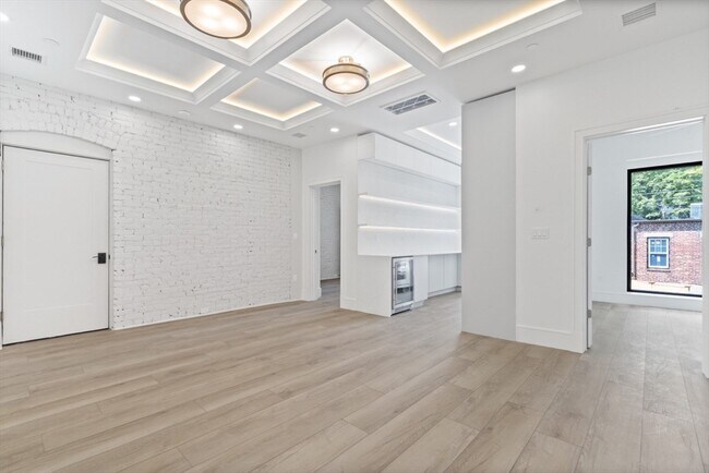 Foto del edificio - 1574 Beacon St