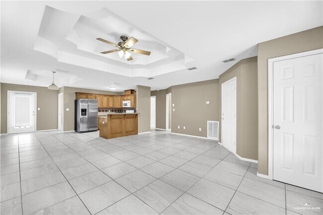 Building Photo - 11 River Bend Dr